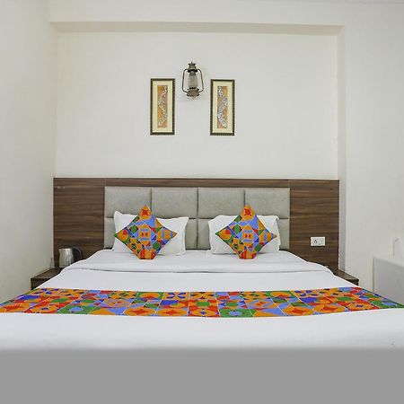 Fabhotel Corporate Stay Noida Ngoại thất bức ảnh