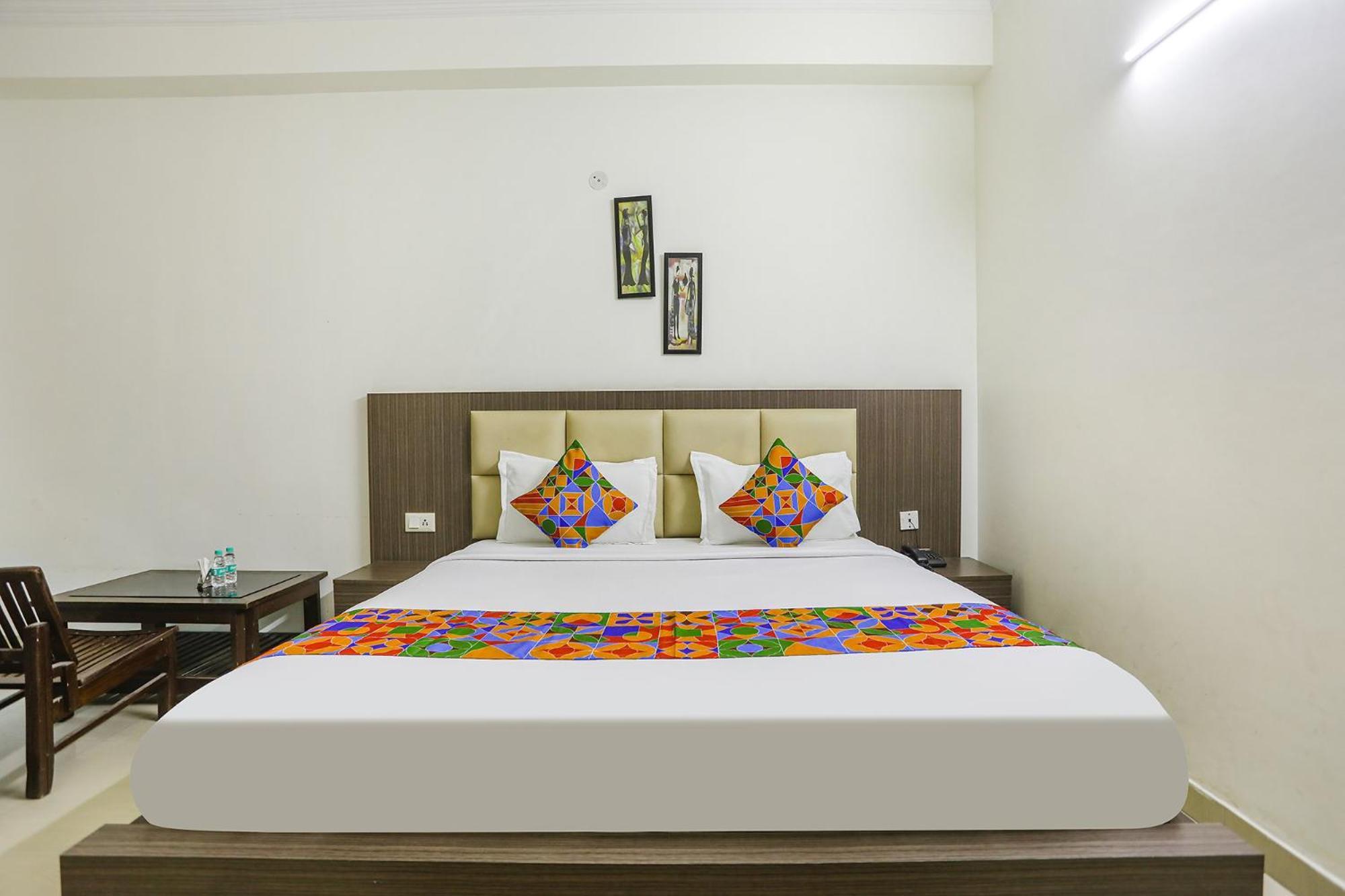 Fabhotel Corporate Stay Noida Ngoại thất bức ảnh