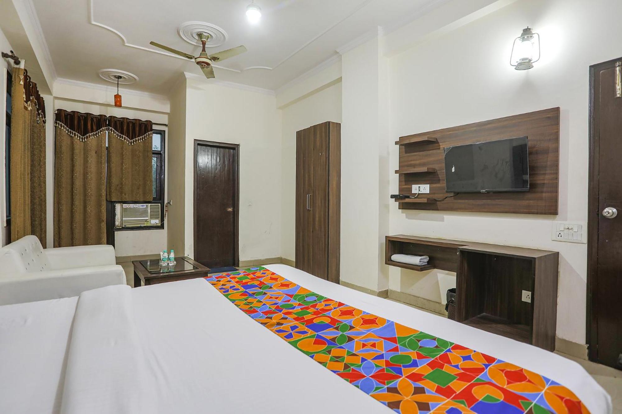 Fabhotel Corporate Stay Noida Ngoại thất bức ảnh